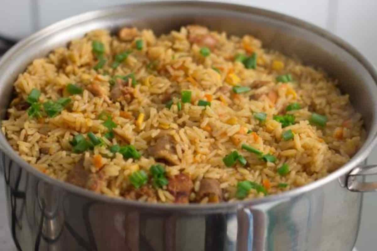 Aprenda a Fazer Arroz com Galinhada em 7 Passos