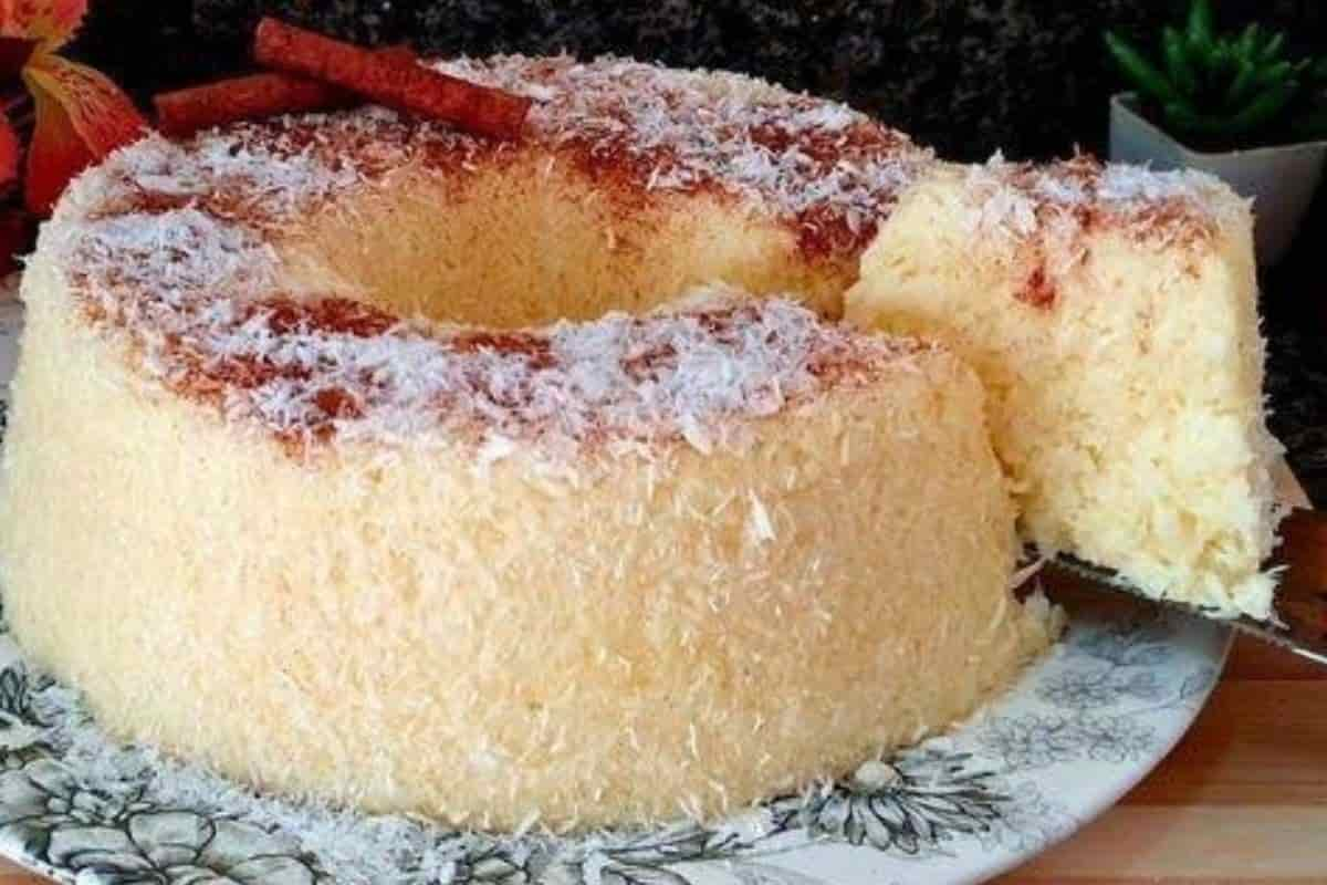 Bolo sem Forno Molhadinho: Receita Rápida em 3 Etapas