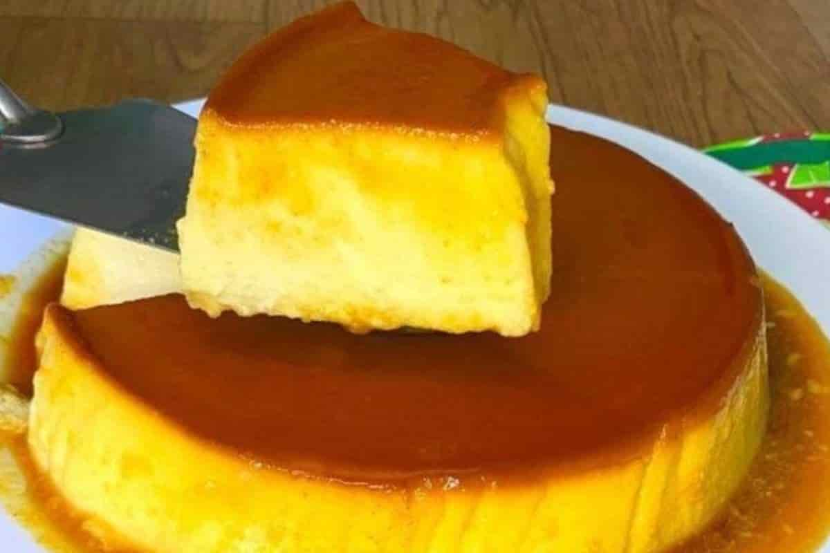 Receita Clássica de Pudim de Abacaxi com Calda em 5 Etapas