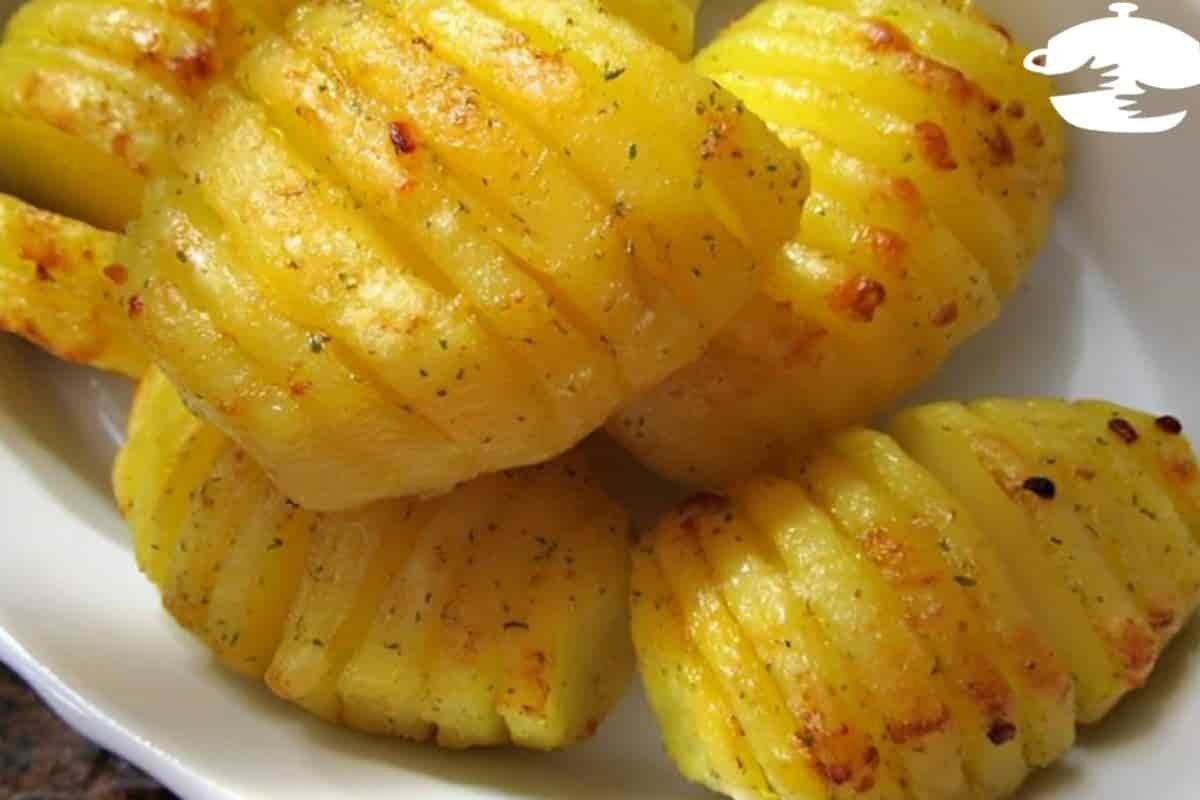 Batata Hasselback: Receita Gourmet para Impressionar