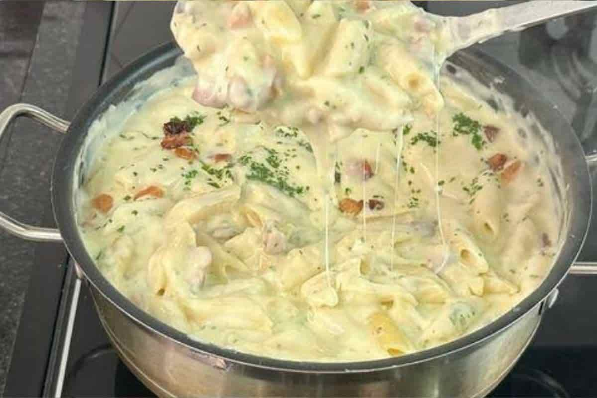 Macarrão Cremoso com Queijo: Aprenda a Fazer em 3 Passos